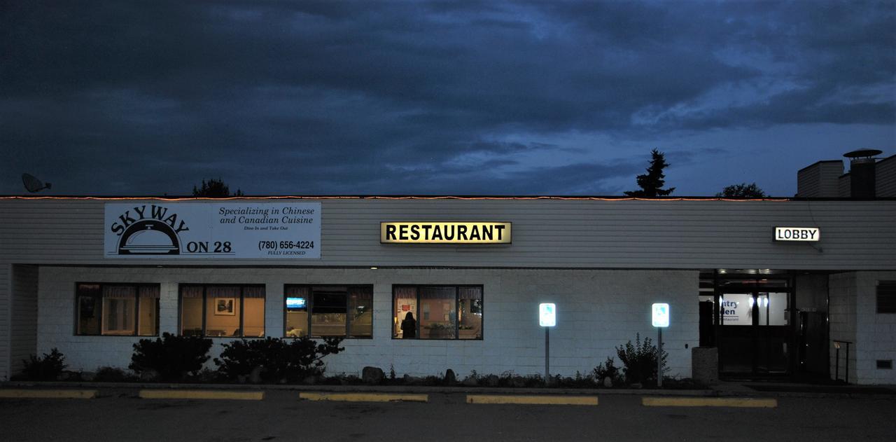 Country Garden Inn & Restaurant Smoky Lake Exteriér fotografie